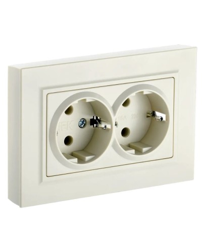 Розетка 2-местная с з/к РСш12-3-БрКр бежевый BRITE (BR-R24-16-K10-F). Розетка с заземлением с защитными шторками в сборе. IEK в Обнинске