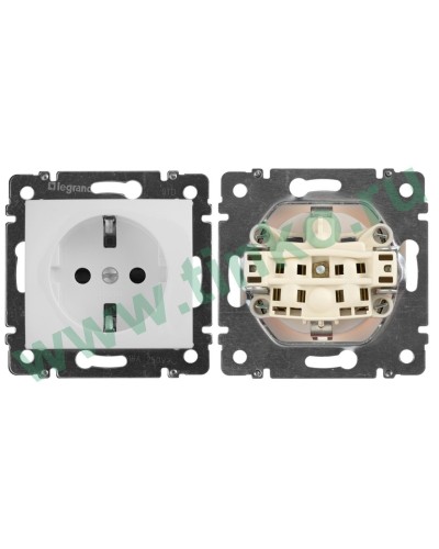 Розетка Valena 2К+3 10/16А, белый (774420). Розетка. LegranD в Обнинске